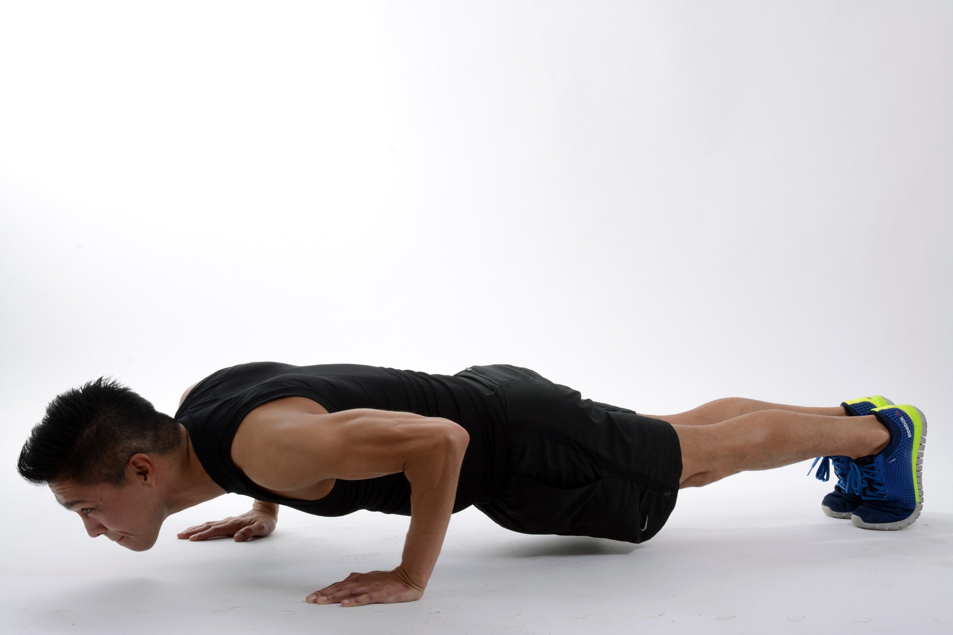 How to do push ups properly – 10 best variations for muscle building